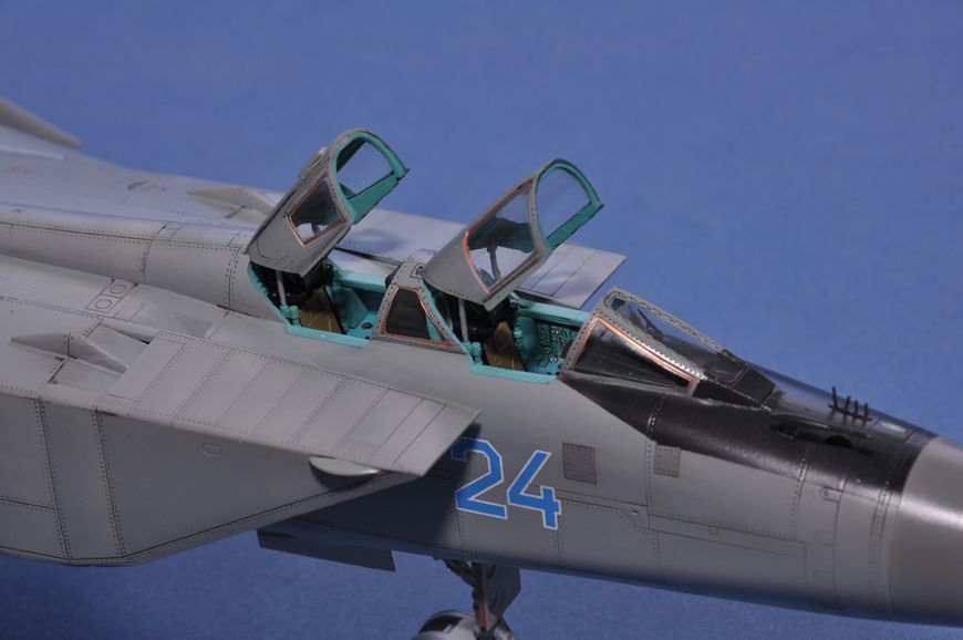 Збірна модель літака MIG-31 FOXHOUND HB81753 фото
