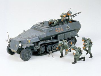 Німецький бронетранспортер 1/35 (Sdkfz.251/1
Halbk. Hanomag) Tamiya 35020 , збірна модель Тамія TAM35020 фото