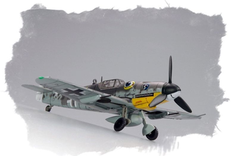 Збірна модель німецького винищувача Bf109 G-6 (late) HB80226 фото