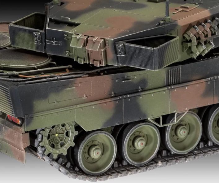Збірна модель-копія Revell Танк Леопард 2 A6/A6NL рівень 4 масштаб 1:35 REV03281 фото