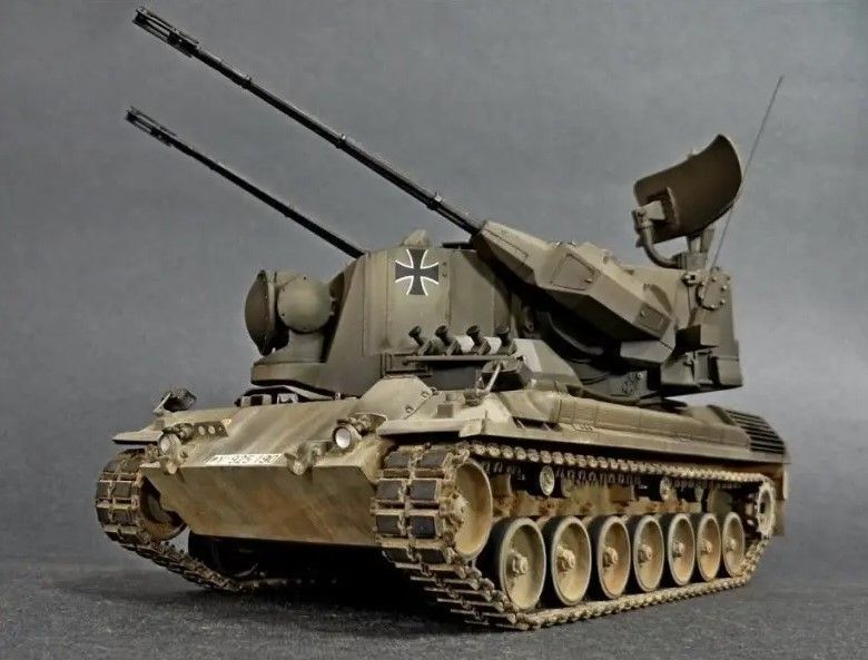 Збірна модель 1/35 ЗСУ Флакпанцер Гепард Тамія TAM35099 фото