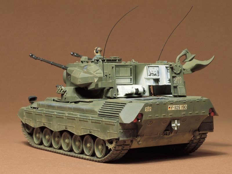 Збірна модель 1/35 ЗСУ Флакпанцер Гепард Тамія TAM35099 фото