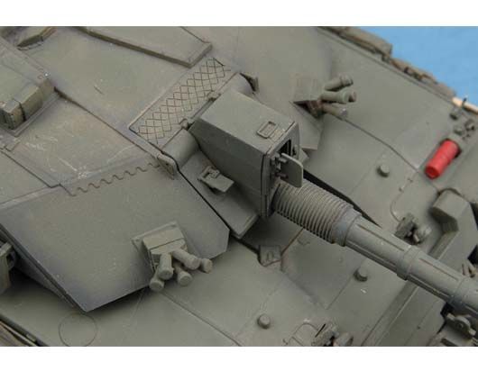 Збірна модель британського танка Challenger 2 з додатковим захистом TR01522 фото