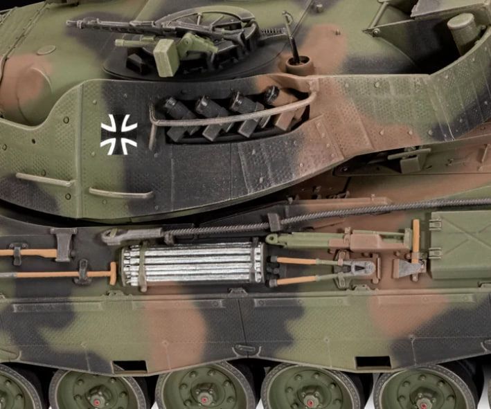 Збірна модель-копія Revell Танк Leopard 1A5 рівень 4 масштаб 1:35 REV03320 фото