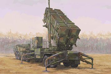 M983 HEMTT & M901 Launching Station w/MIM-104 Patriot SAM System (PAC-2) TR07158 фото