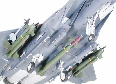 Американський багатоцільовий винищувач 1/32
Страйк Ігл (Boeing F-15E Strike Eagle Bunker Buster) Tam TAM60312 фото
