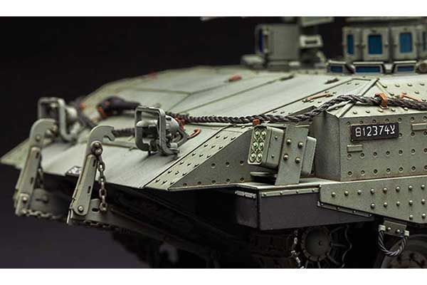 Збірна модель 1/35 Ізраїльський важкий бронетранспортер Ахзаріт (пізня модифікація) Менг SS-008 SS-008 фото